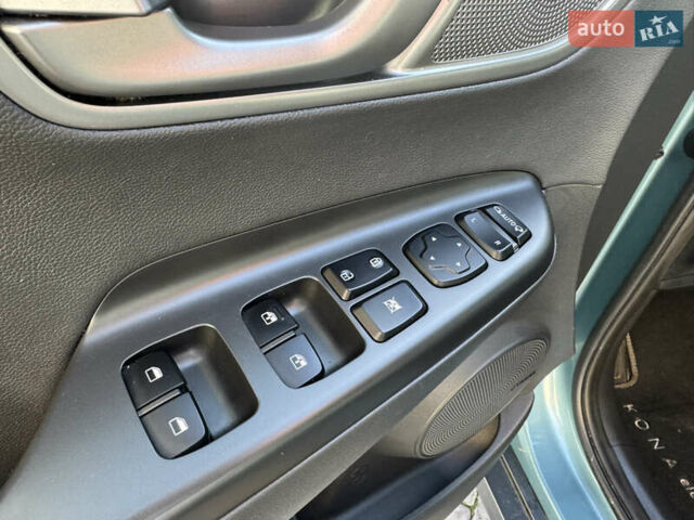 Синий Хендай Kona, объемом двигателя 0 л и пробегом 89 тыс. км за 16999 $, фото 12 на Automoto.ua