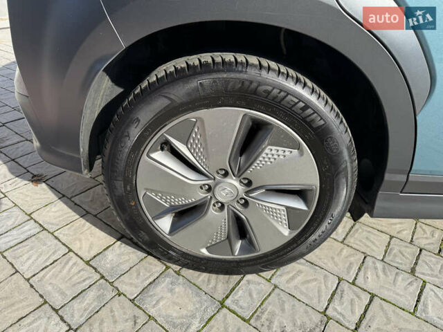 Синий Хендай Kona, объемом двигателя 0 л и пробегом 89 тыс. км за 16999 $, фото 19 на Automoto.ua