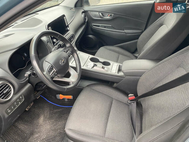 Синий Хендай Kona, объемом двигателя 0 л и пробегом 214 тыс. км за 15990 $, фото 12 на Automoto.ua