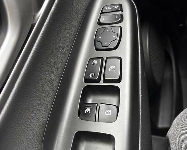 Синий Хендай Kona, объемом двигателя 0 л и пробегом 117 тыс. км за 17490 $, фото 7 на Automoto.ua