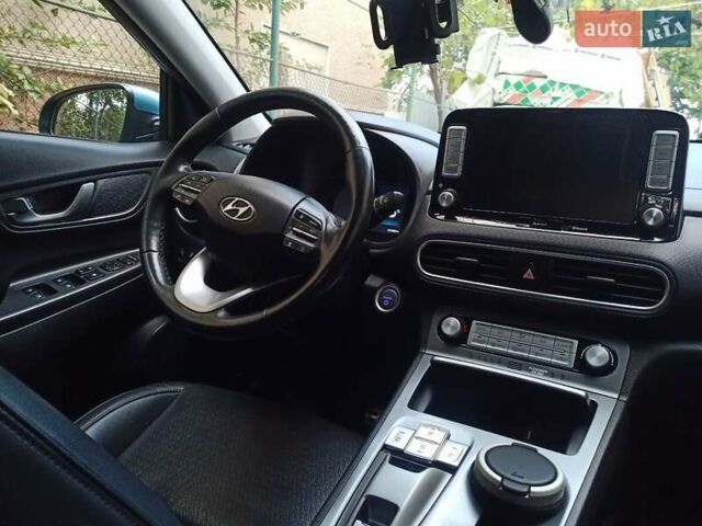 Синій Хендай Kona, об'ємом двигуна 0 л та пробігом 115 тис. км за 18650 $, фото 41 на Automoto.ua