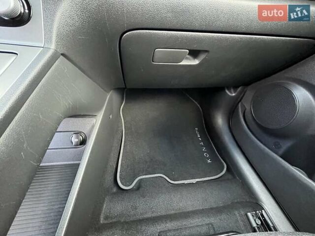 Синий Хендай Kona, объемом двигателя 0 л и пробегом 114 тыс. км за 17950 $, фото 54 на Automoto.ua