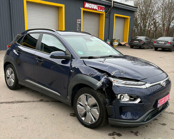 Синий Хендай Kona, объемом двигателя 0 л и пробегом 123 тыс. км за 15599 $, фото 3 на Automoto.ua