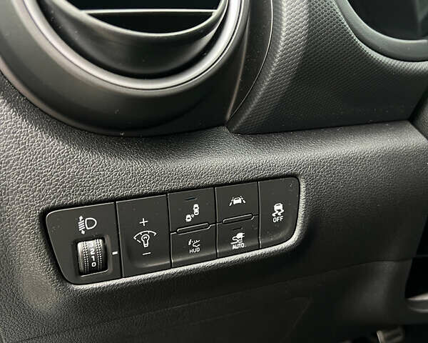 Синій Хендай Kona, об'ємом двигуна 0 л та пробігом 147 тис. км за 17900 $, фото 19 на Automoto.ua