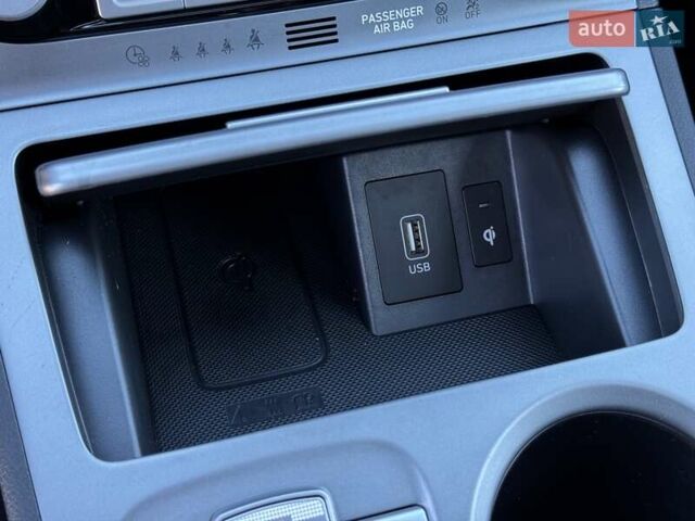 Синий Хендай Kona, объемом двигателя 0 л и пробегом 85 тыс. км за 17900 $, фото 58 на Automoto.ua