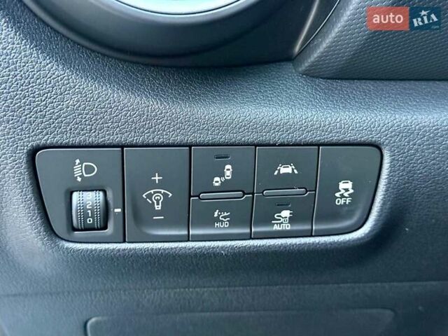 Синий Хендай Kona, объемом двигателя 0 л и пробегом 105 тыс. км за 17200 $, фото 19 на Automoto.ua