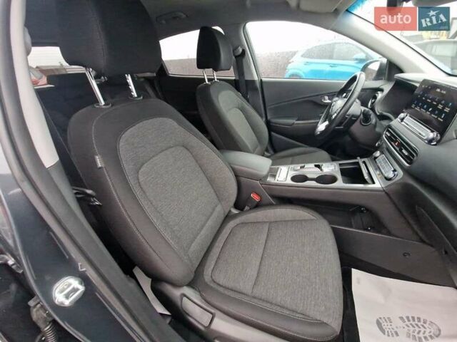 Синий Хендай Kona, объемом двигателя 0 л и пробегом 24 тыс. км за 17800 $, фото 47 на Automoto.ua