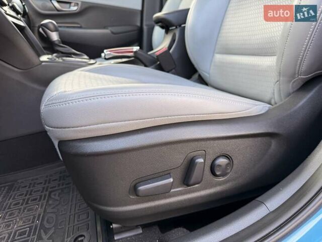 Синий Хендай Kona, объемом двигателя 1.6 л и пробегом 53 тыс. км за 15500 $, фото 22 на Automoto.ua