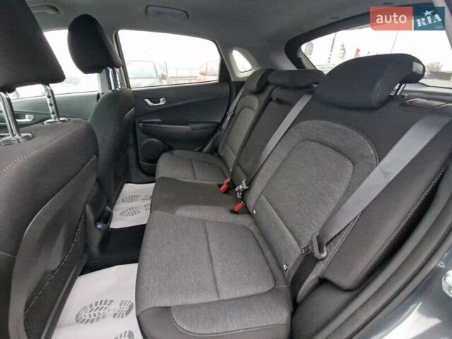 Синий Хендай Kona, объемом двигателя 0 л и пробегом 24 тыс. км за 17800 $, фото 42 на Automoto.ua