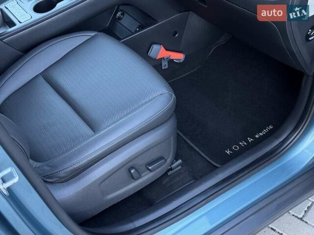 Синий Хендай Kona, объемом двигателя 0 л и пробегом 85 тыс. км за 17900 $, фото 66 на Automoto.ua