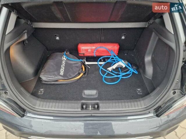 Синий Хендай Kona, объемом двигателя 0 л и пробегом 24 тыс. км за 17800 $, фото 51 на Automoto.ua