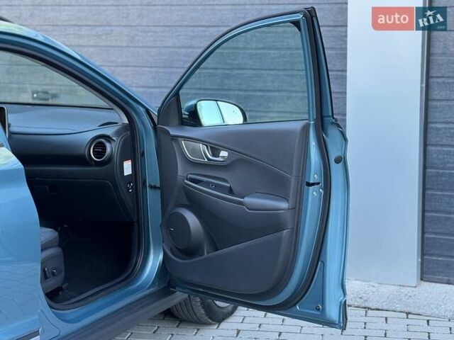 Синий Хендай Kona, объемом двигателя 0 л и пробегом 85 тыс. км за 17900 $, фото 64 на Automoto.ua