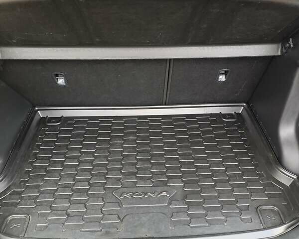 Синий Хендай Kona, объемом двигателя 0 л и пробегом 17 тыс. км за 18000 $, фото 16 на Automoto.ua