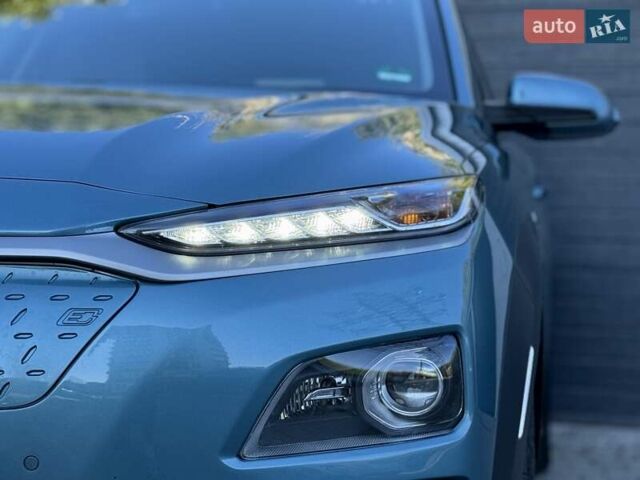 Синий Хендай Kona, объемом двигателя 0 л и пробегом 85 тыс. км за 17900 $, фото 26 на Automoto.ua