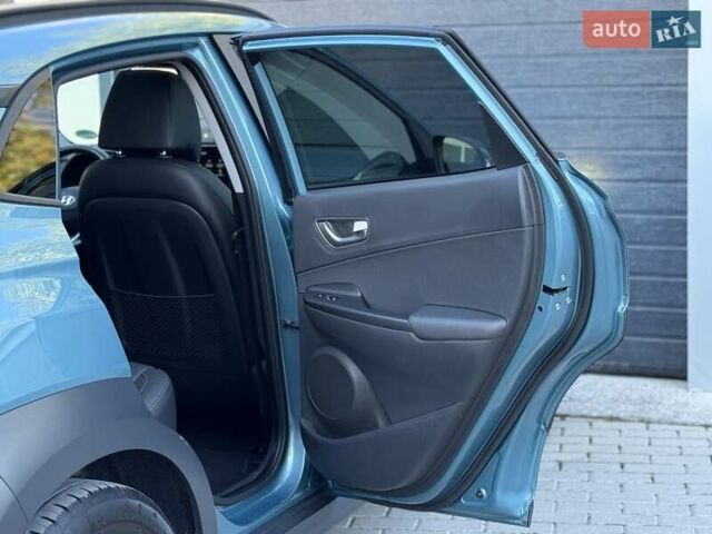 Синий Хендай Kona, объемом двигателя 0 л и пробегом 85 тыс. км за 17900 $, фото 73 на Automoto.ua