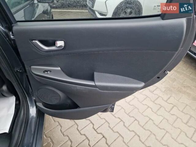 Синий Хендай Kona, объемом двигателя 0 л и пробегом 24 тыс. км за 17800 $, фото 44 на Automoto.ua