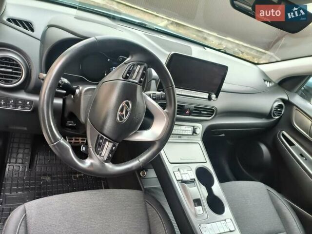 Синий Хендай Kona, объемом двигателя 0 л и пробегом 17 тыс. км за 18000 $, фото 8 на Automoto.ua