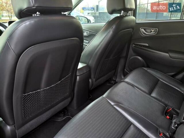 Синий Хендай Kona, объемом двигателя 0 л и пробегом 105 тыс. км за 18600 $, фото 24 на Automoto.ua