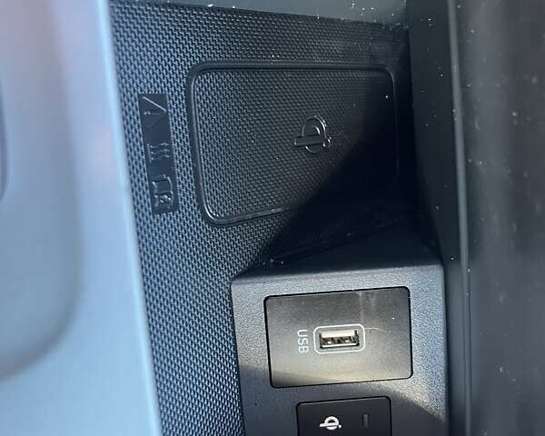 Синий Хендай Kona, объемом двигателя 0 л и пробегом 114 тыс. км за 17950 $, фото 43 на Automoto.ua