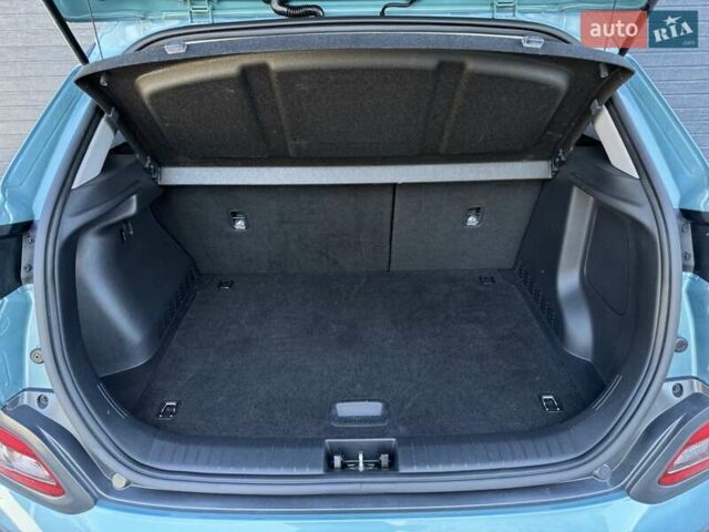 Синий Хендай Kona, объемом двигателя 0 л и пробегом 85 тыс. км за 17900 $, фото 74 на Automoto.ua
