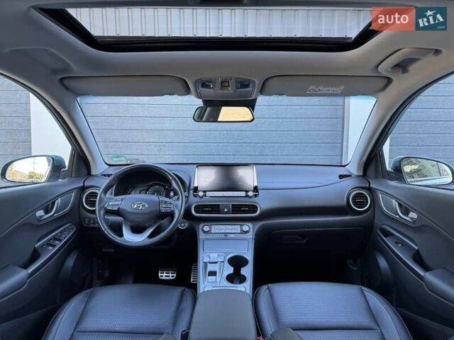 Синий Хендай Kona, объемом двигателя 0 л и пробегом 85 тыс. км за 17900 $, фото 2 на Automoto.ua