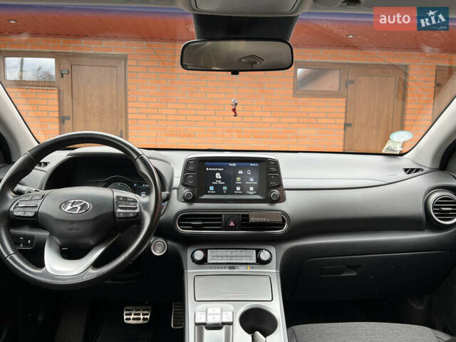 Синий Хендай Kona, объемом двигателя 0 л и пробегом 70 тыс. км за 14800 $, фото 17 на Automoto.ua