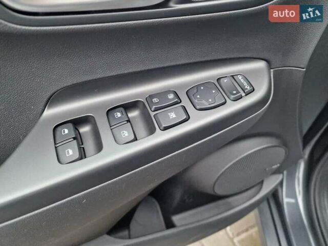 Синий Хендай Kona, объемом двигателя 0 л и пробегом 24 тыс. км за 17800 $, фото 21 на Automoto.ua