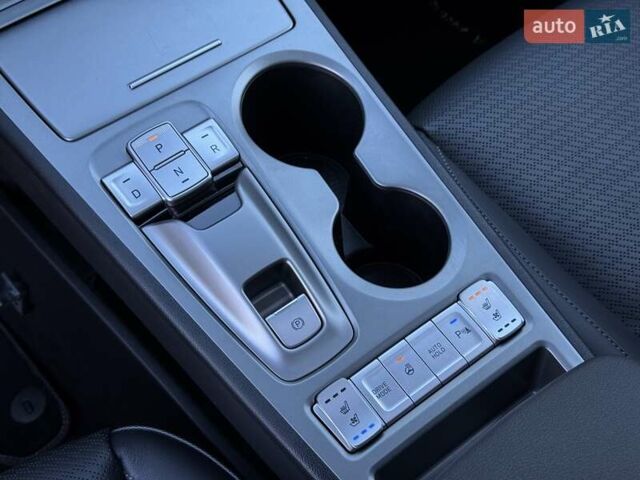 Синий Хендай Kona, объемом двигателя 0 л и пробегом 85 тыс. км за 17900 $, фото 57 на Automoto.ua