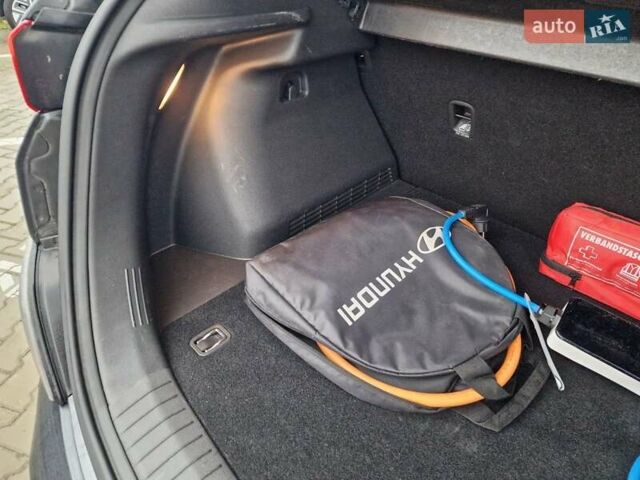 Синий Хендай Kona, объемом двигателя 0 л и пробегом 24 тыс. км за 17800 $, фото 52 на Automoto.ua