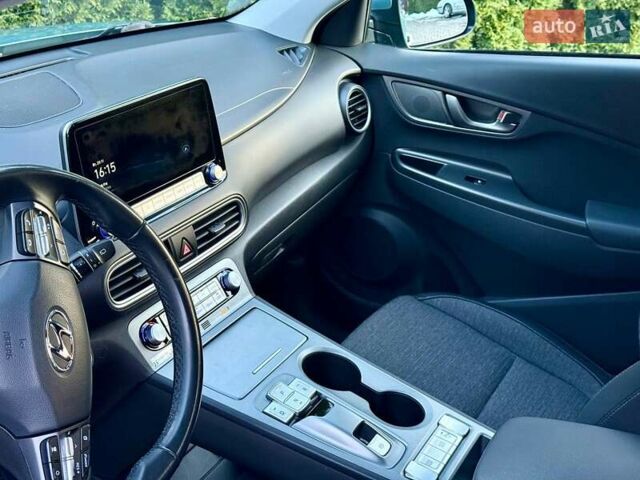 Синий Хендай Kona, объемом двигателя 0 л и пробегом 105 тыс. км за 17200 $, фото 21 на Automoto.ua