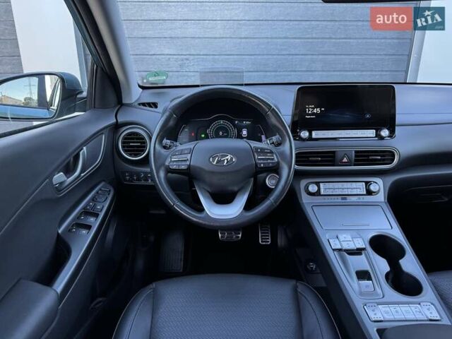 Синий Хендай Kona, объемом двигателя 0 л и пробегом 85 тыс. км за 17900 $, фото 52 на Automoto.ua