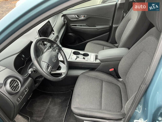 Синій Хендай Kona, об'ємом двигуна 0 л та пробігом 128 тис. км за 14600 $, фото 4 на Automoto.ua