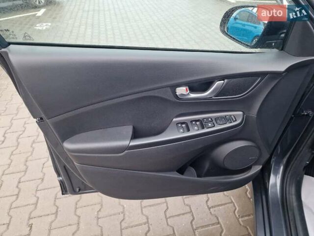 Синий Хендай Kona, объемом двигателя 0 л и пробегом 24 тыс. км за 17800 $, фото 20 на Automoto.ua