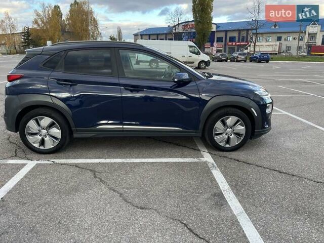 Синий Хендай Kona, объемом двигателя 0 л и пробегом 114 тыс. км за 17950 $, фото 5 на Automoto.ua