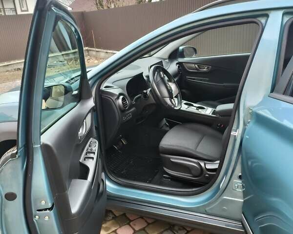 Синий Хендай Kona, объемом двигателя 0 л и пробегом 17 тыс. км за 18000 $, фото 11 на Automoto.ua