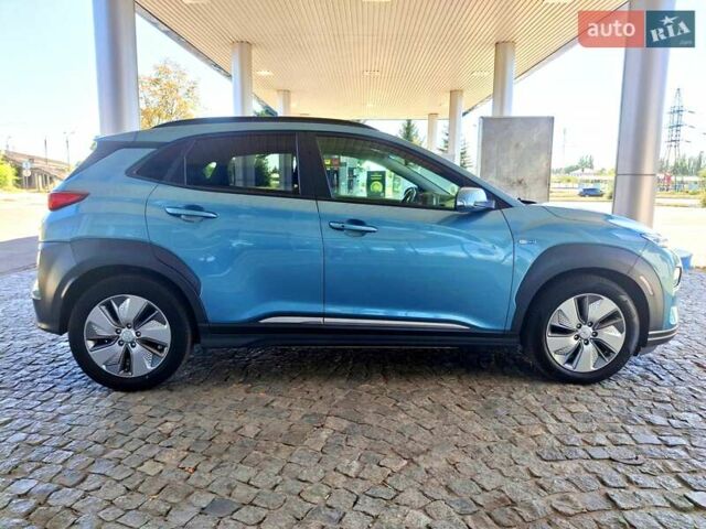 Синий Хендай Kona, объемом двигателя 0 л и пробегом 104 тыс. км за 18500 $, фото 6 на Automoto.ua