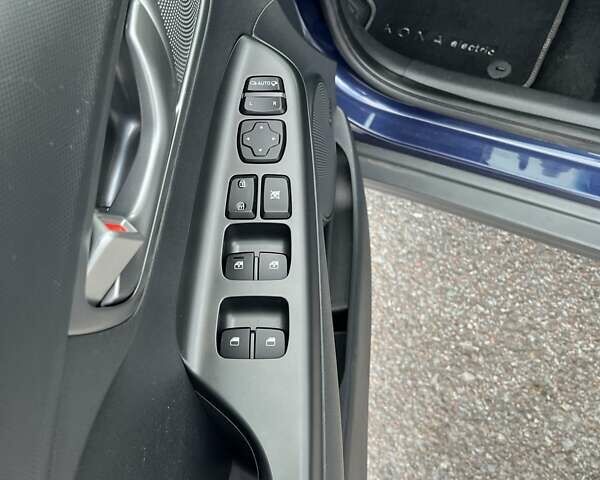 Синий Хендай Kona, объемом двигателя 0 л и пробегом 114 тыс. км за 17950 $, фото 32 на Automoto.ua