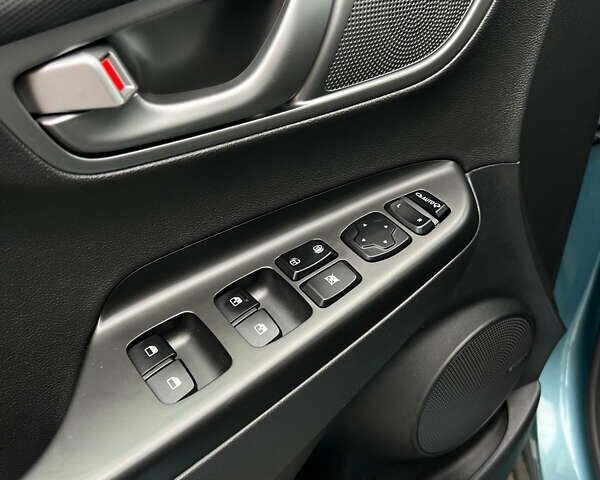 Синій Хендай Kona, об'ємом двигуна 0 л та пробігом 147 тис. км за 17900 $, фото 22 на Automoto.ua