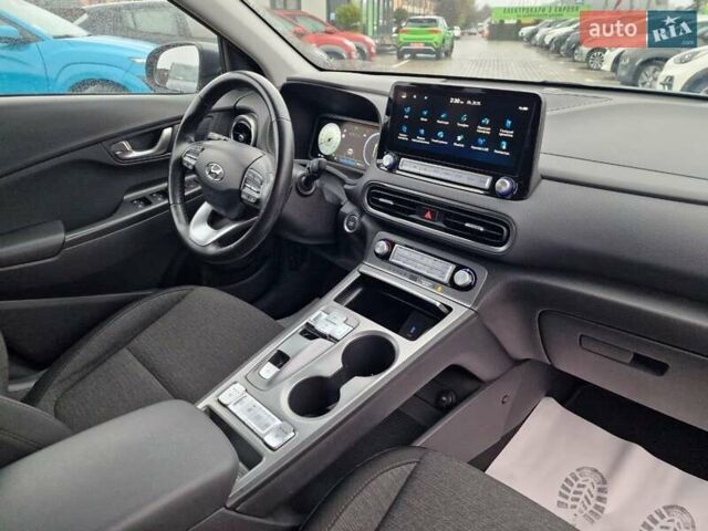 Синий Хендай Kona, объемом двигателя 0 л и пробегом 24 тыс. км за 17800 $, фото 49 на Automoto.ua