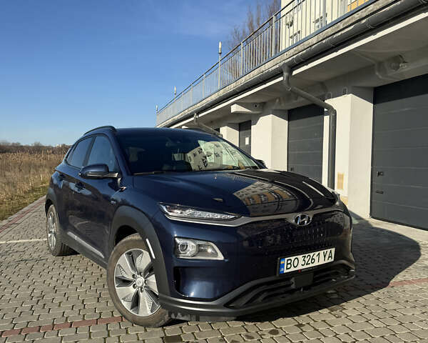 Синий Хендай Kona, объемом двигателя 0 л и пробегом 99 тыс. км за 18500 $, фото 1 на Automoto.ua