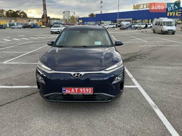 Синий Хендай Kona, объемом двигателя 0 л и пробегом 114 тыс. км за 17950 $, фото 2 на Automoto.ua