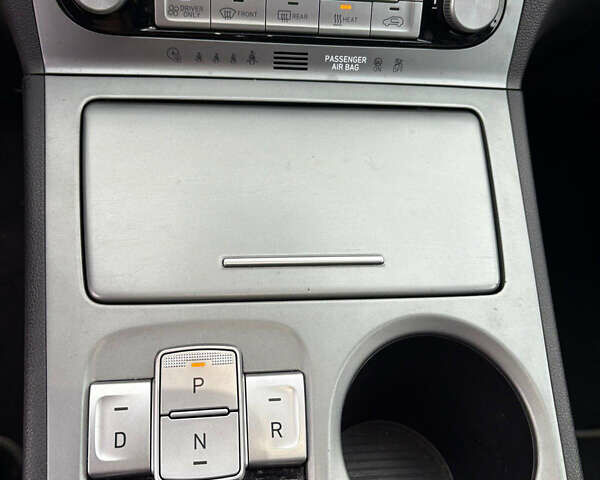 Синий Хендай Kona, объемом двигателя 0 л и пробегом 123 тыс. км за 15599 $, фото 30 на Automoto.ua