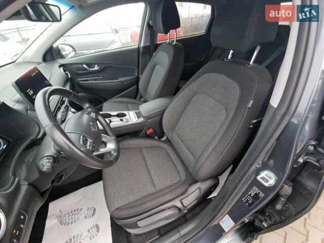 Синий Хендай Kona, объемом двигателя 0 л и пробегом 24 тыс. км за 17800 $, фото 24 на Automoto.ua