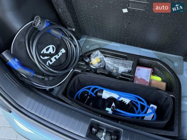 Синий Хендай Kona, объемом двигателя 0 л и пробегом 85 тыс. км за 17900 $, фото 68 на Automoto.ua