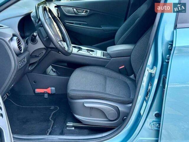 Синий Хендай Kona, объемом двигателя 0 л и пробегом 105 тыс. км за 17200 $, фото 20 на Automoto.ua