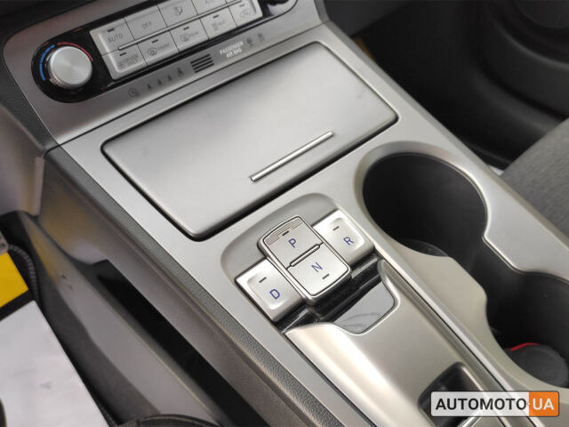 Синий Хендай Kona, объемом двигателя 64 л и пробегом 37 тыс. км за 19900 $, фото 11 на Automoto.ua