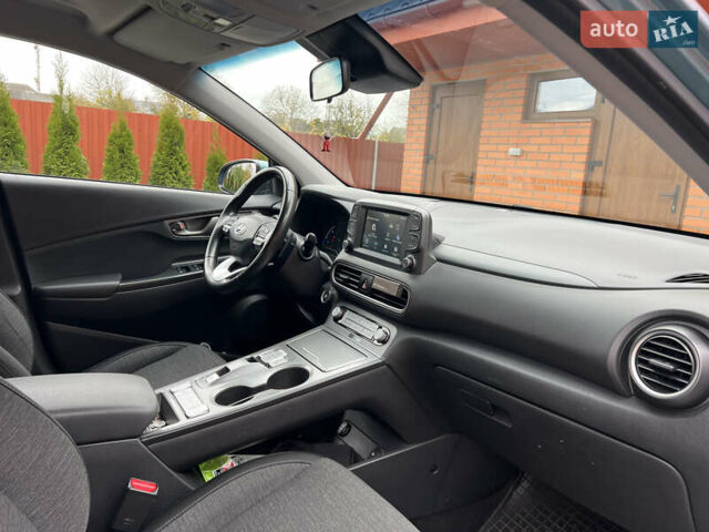 Синий Хендай Kona, объемом двигателя 0 л и пробегом 70 тыс. км за 14800 $, фото 21 на Automoto.ua