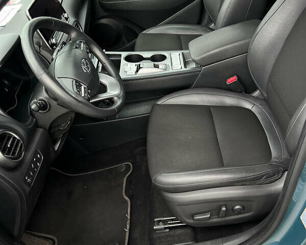 Синій Хендай Kona, об'ємом двигуна 0 л та пробігом 147 тис. км за 17900 $, фото 17 на Automoto.ua