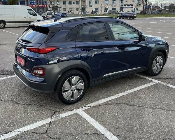 Синий Хендай Kona, объемом двигателя 0 л и пробегом 114 тыс. км за 17950 $, фото 7 на Automoto.ua