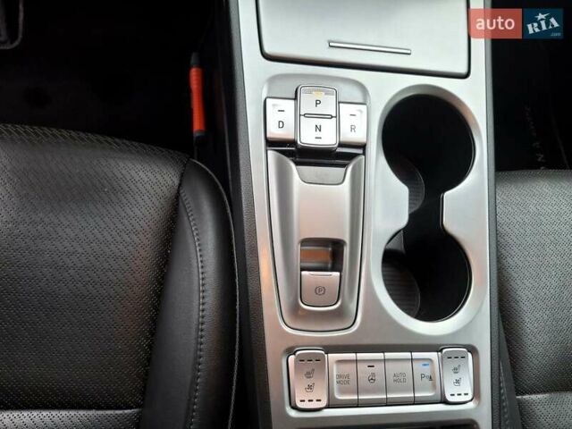 Синий Хендай Kona, объемом двигателя 0 л и пробегом 105 тыс. км за 18600 $, фото 18 на Automoto.ua